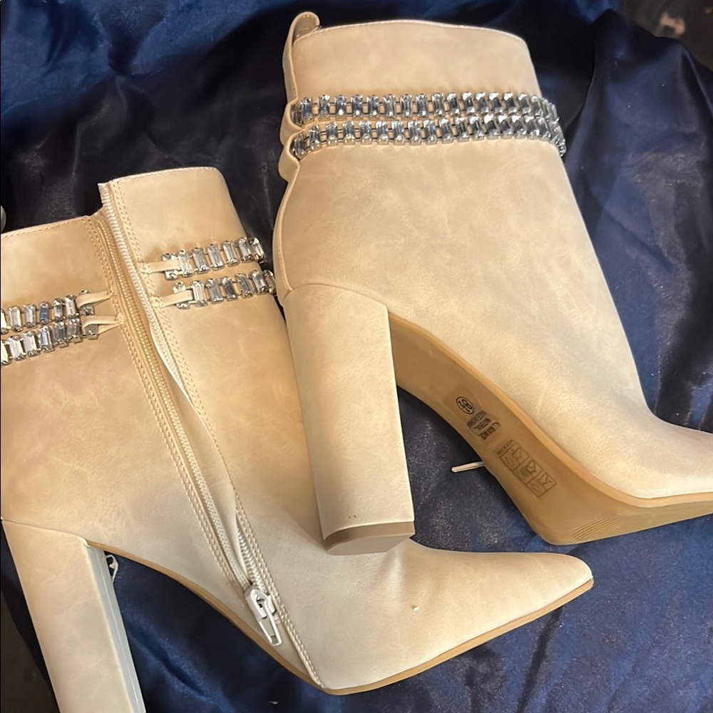 SHEIN Cream Ankle Booties with Silver Chain